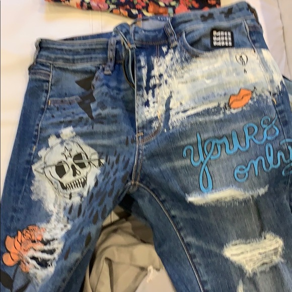 Denim - Painted with patches American eagle jeans
